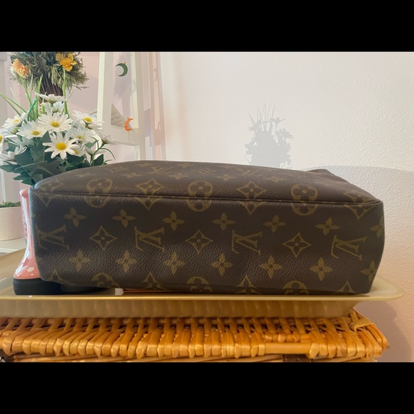 ❌SOLD❌Authentic Louis Vuitton Trousse 28 - Picture 3 of 16
